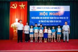 PPC khen thưởng các cháu đạt thành tích cao trong học tập