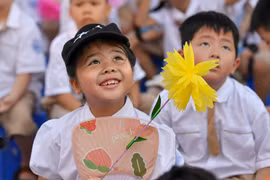 Thiếu trường lớp, trống chuyên môn: Giáo dục gánh hai đầu sóng năm học 2025 - 2026