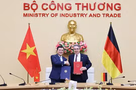 Việt Nam - Đức thống nhất đẩy mạnh hợp tác sản xuất ô tô