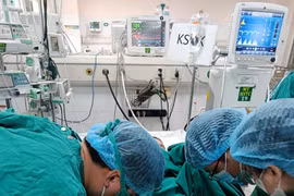 Ứng dụng ECMO và Lọc máu hấp phụ (HP) cứu sống bệnh nhân ngộ độc thuốc