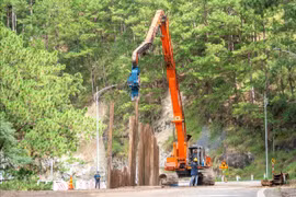 Hàng trăm điểm sạt lở chia cắt giao thông, Lâm Đồng gấp rút triển khai khắc phục