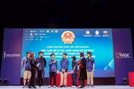 Phiên tòa giả định 'An toàn – an ninh mạng' đưa chiến dịch quốc gia vào học đường
