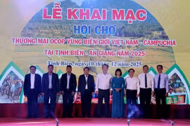 Khai mạc Hội chợ Thương mại OCOP vùng biên giới Việt Nam - Campuchia