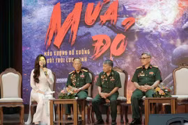 Cảm xúc dâng trào trong lễ ra mắt 'Mưa đỏ' - bộ phim tái hiện cuộc chiến 81 ngày đêm khốc liệt ở thành cổ Quảng Trị