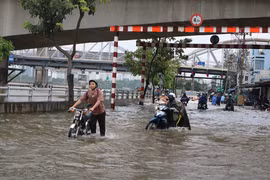 Bến Tre chủ động ứng phó với mưa lớn, sạt lở