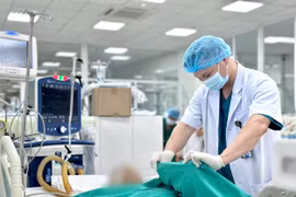 Tăng mức đóng BHYT- bảo đảm, đáp ứng ngày càng tốt nhu cầu điều trị của người dân