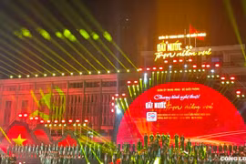 ‘Đất nước trọn niềm vui’ - Bản hùng ca của đất nước hoà bình và đổi mới