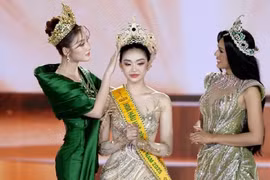 Nguyễn Thị Yến Nhi giành vương miện Hoa hậu Hòa bình Việt Nam 2025