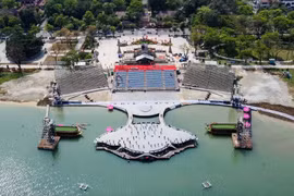 Lộ diện sân khấu nổi trên sông Hương cho đêm khai mạc Năm du lịch Quốc gia - Huế 2025