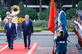 Thủ tướng Phạm Minh Chính chủ trì lễ đón chính thức Thủ tướng Kyrgyzstan Adylbek Kasimalyev