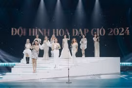 Lộ diện 10 Chị Đẹp thành đoàn, Tóc Tiên lập cú đúp