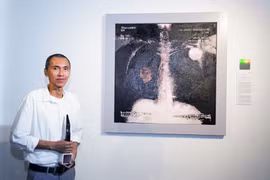 Tranh vẽ đời sống người nhập cư đoạt giải thưởng UOB Painting of the Year 2025