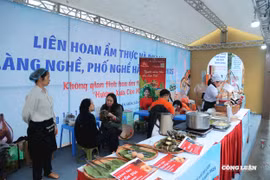 Hơn 30.000 lượt khách đến với Liên hoan Ẩm thực và Du lịch làng nghề 2025