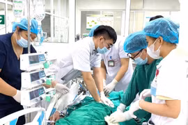 Nam bệnh nhân tiên lượng xấu vì mắc liên cầu lợn do ăn tiết canh, lòng lợn