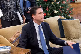 Cựu Giám đốc FBI James Comey, người thường chỉ trích ông Trump, bị buộc tội hình sự