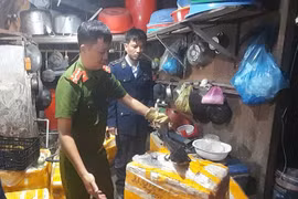 Kon Tum: Phát hiện hơn 350kg cá tầm đông lạnh không rõ nguồn gốc trong quán ăn