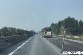 VEC lên tiếng việc thảm mặt đường cao tốc Nội Bài - Lào Cai khi trời mưa
