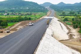 Quyết tâm đưa 4 dự án cao tốc Bắc – Nam về đích đúng dịp 19/12/2025