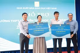 Nhà xuất bản Giáo dục Việt Nam hỗ trợ khẩn cấp 172.000 bản sách giáo khoa cho học sinh vùng lũ lụt tỉnh Khánh Hòa