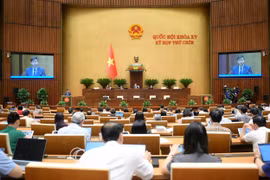 Ngày 26/6, Quốc hội biểu quyết thông qua việc miễn, hỗ trợ học phí đối với trẻ mầm non, học sinh phổ thông