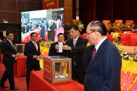 Đại hội Đảng bộ tỉnh Hưng Yên: Đại biểu dự Đại hội quyên góp hỗ trợ đồng bào ảnh hưởng bởi thiên tai