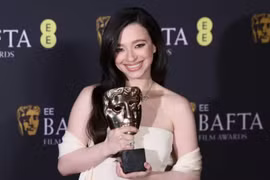 Mikey Madison vượt Demi Moore, thắng giải Nữ diễn viên xuất sắc tại BAFTA 2025