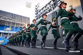 Chương trình "Tổ quốc trong tim" có sự góp mặt của 68 quân nhân từng duyệt binh ở Nga