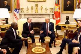 Ông Trump nói tin tưởng Nga sẽ tuân thủ lệnh ngừng bắn trong cuộc gặp Thủ tướng Anh