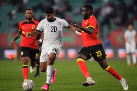 Ai Cập chia điểm với Angola trong ngày Salah vắng mặt