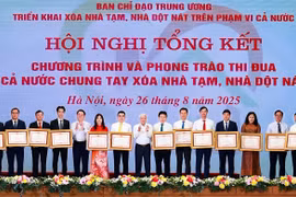 Chính phủ hoàn thành mục tiêu 334.000 căn nhà tạm được xây mới, HDBank chung tay đóng góp trên 2.600 căn