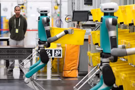 Amazon thay thế nửa triệu việc làm bằng robot khiến thị trường lao động Mỹ chao đảo