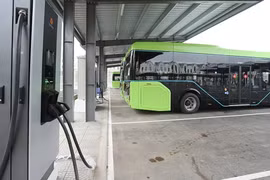 Chuẩn bị hạ tầng trạm sạc cho xe buýt điện trên địa bàn Thủ đô