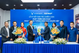 Ô tô điện VinFast sẽ tích hợp sẵn bản đồ Vietmap