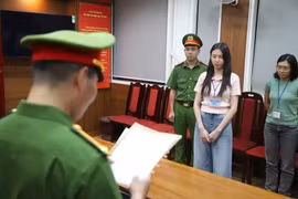 Từng bênh vực kẹo Kera, Phan Bảo Long bị dân mạng 'réo tên' sau khi hoa hậu Thùy Tiên bị bắt