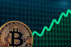 Giá bitcoin giảm mạnh vì mối đe dọa mới với đà tăng của thị trường tiền số