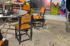 Ghen tuông tình ái, nữ cán bộ phường rạch mặt tình địch