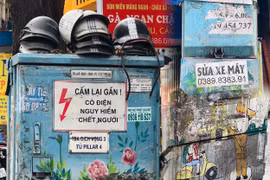 Những bốt điện sạch đẹp thành nơi xả rác, dán quảng cáo