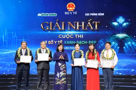 Lần đầu trao giải Cơ sở y tế Xanh - Sạch - Đẹp: Người dân chấm điểm qua mã QR