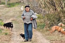 'Tổng thống nghèo nhất thế giới' Jose Mujica qua đời ở tuổi 89