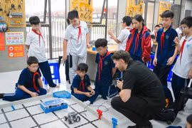 Một giờ học trong “phòng STEM” của học sinh Cầu Giấy
