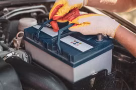 Vì sao ắc quy ô tô có lỗ thông hơi?