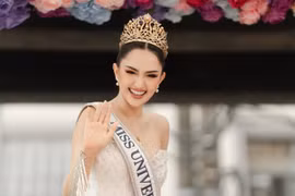 Á hậu Ahtisa Manalo bị khán giả Việt chỉ trích dịp Giáng sinh