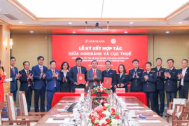 Agribank và Cục Thuế ký kết hợp tác, đồng hành hỗ trợ hộ kinh doanh sẵn sàng chuyển đổi từ phương pháp thuế khoán sang thuế kê khai