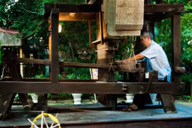 Gốm sứ Bát Tràng và lụa Vạn Phúc là thành viên Mạng lưới các thành phố Thủ công sáng tạo Thế giới