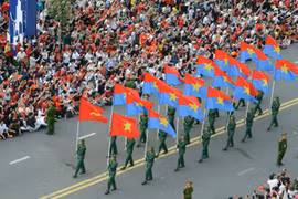 Toàn cảnh những khối diễu binh, diễu hành trong Lễ kỷ niệm 50 năm Ngày Giải phóng miền Nam