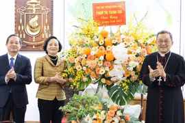 Phó Thủ tướng Phạm Thị Thanh Trà chúc mừng Giáng sinh Tòa Giám mục Bắc Ninh