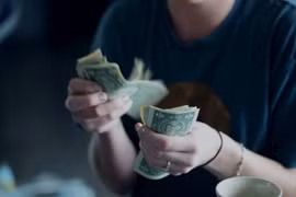 Những quốc gia ít dùng tiền mặt nhất thế giới