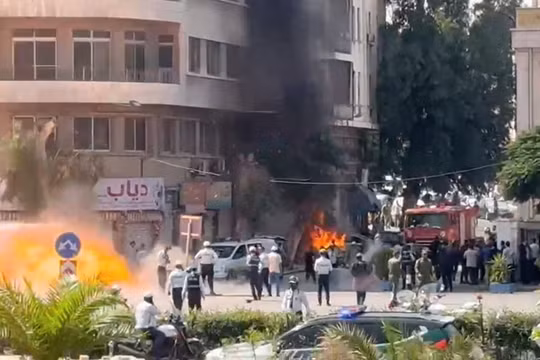 Nổ lớn gần khách sạn lưu trú của Tổng thống Pháp ở Syria