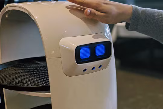 Thiếu nhân công, nhiều cửa hàng Hàn Quốc chuyển sang dùng robot