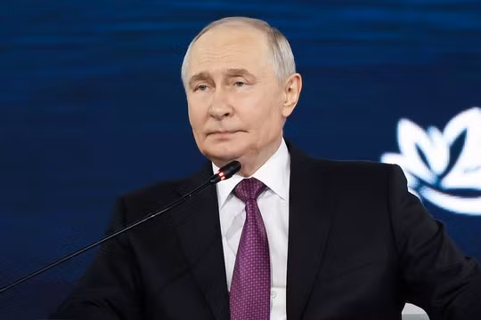 Ông Putin chạm trán hổ trong chuyến thăm Viễn Đông